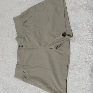 Reel Legends Taupe Performance Shorts Women’s Size X Large